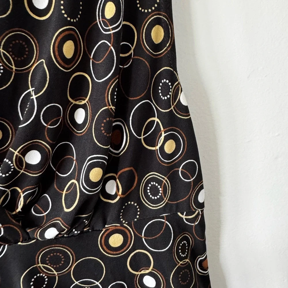Y2k Black Sleeveless top with Circle Pattern - Picture 3 of 6